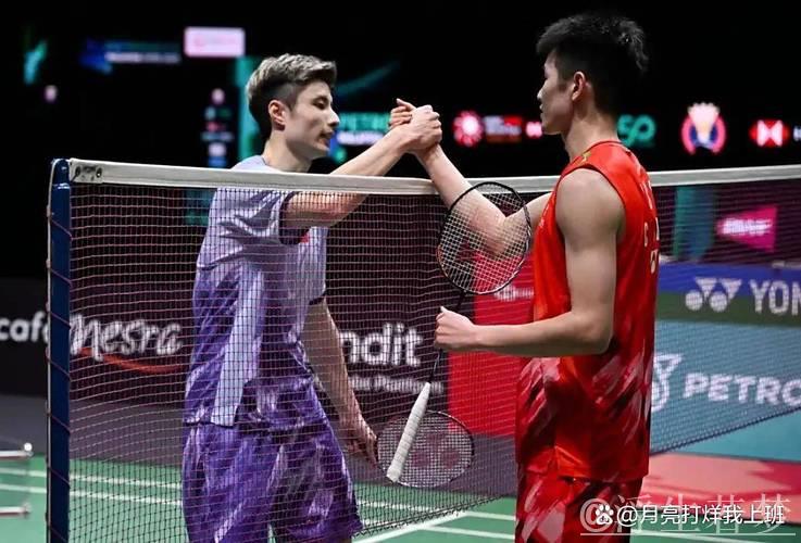 中国羽毛球公开赛男单四强对决：周天成迎战石宇奇